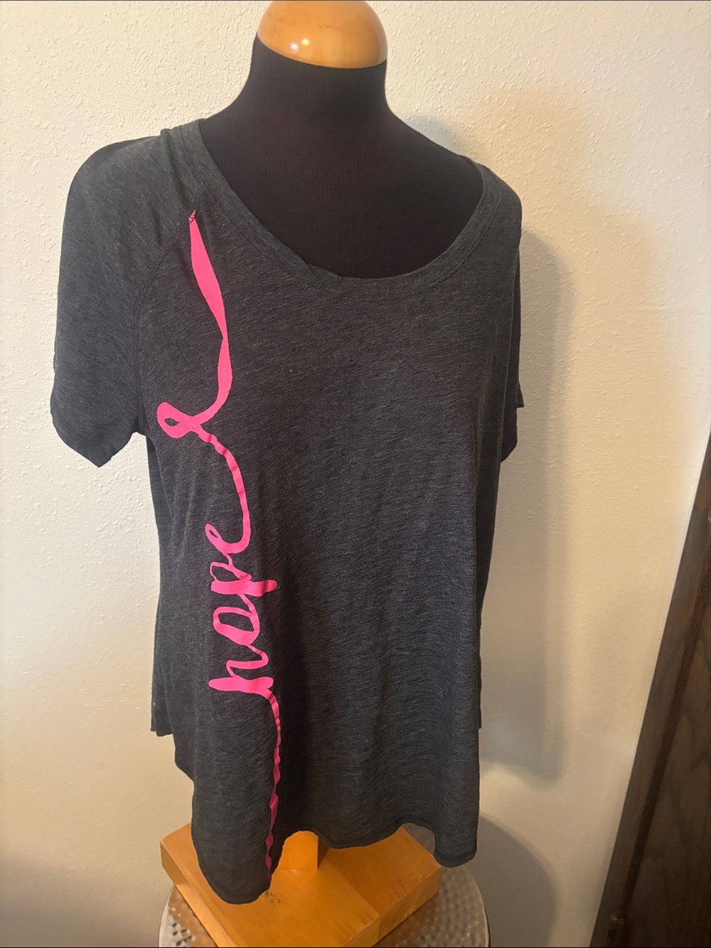 Lane Bryant Livi Active Hope Breast Cancer Awareness T-shirt size 18/20